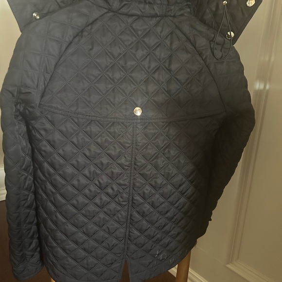 Burberry Brit Black Quilted Puffer Jacket with Hood - Picture 3 of 12